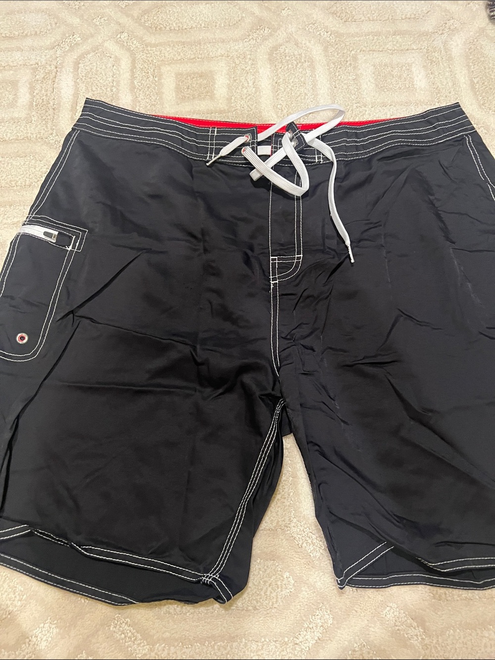 NWOT Toes on the Nose Men's Black Swim Trunks